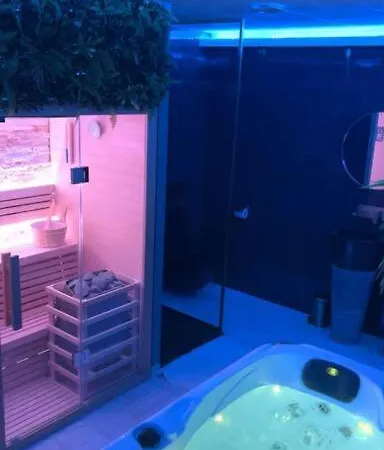 Hébergement de vacances Murano Gold Avec Spa&sauna Privatif